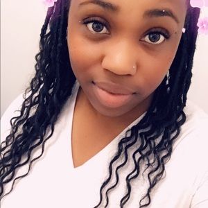 Meet your Posher, Carla